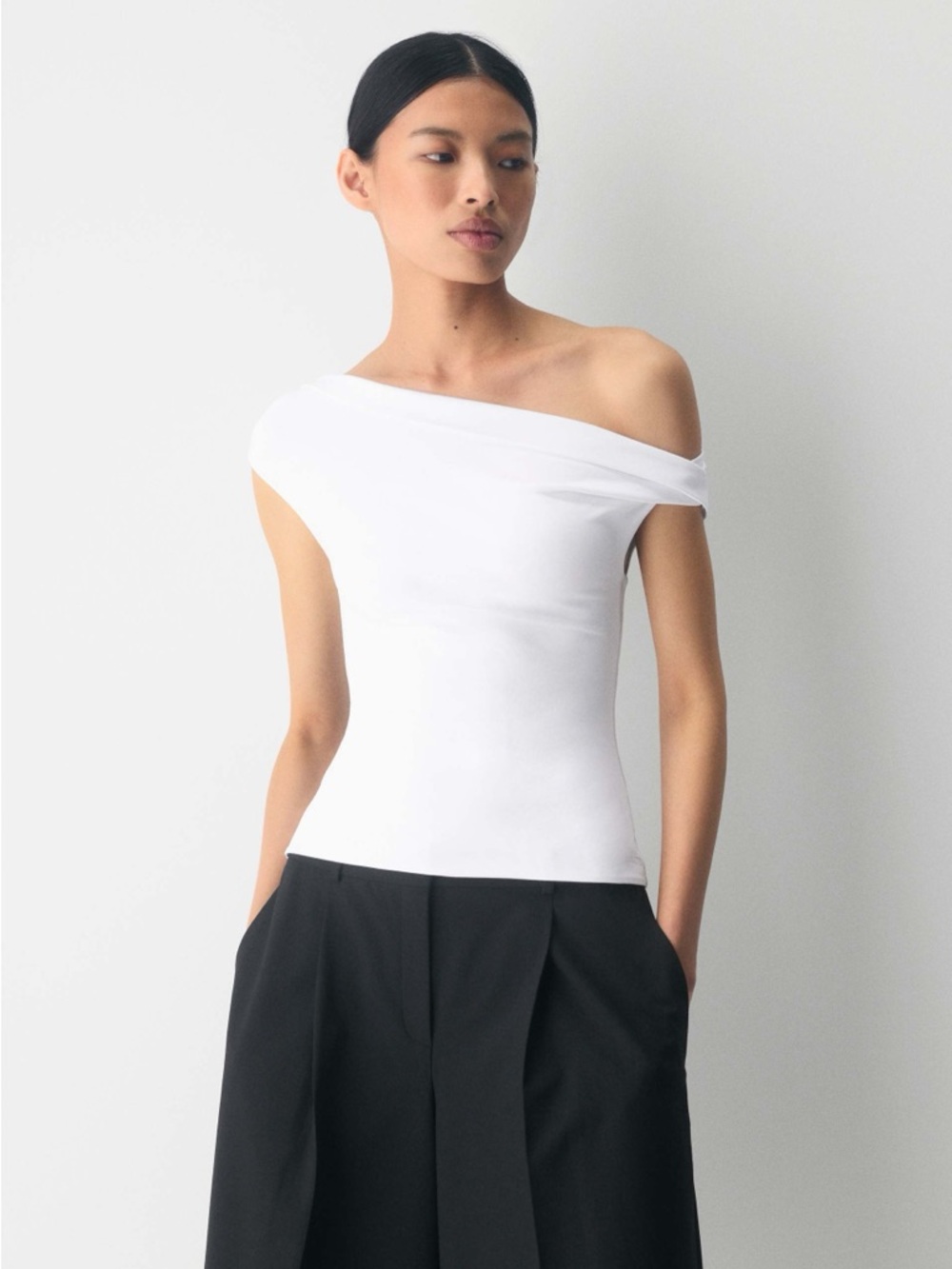 Aritzia Original Contour Ravish Top in White Off Shoulder Tank New